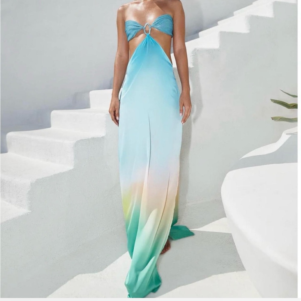Todos Santos Voila
Cut-Out Dress
Small
Arc En Ciel